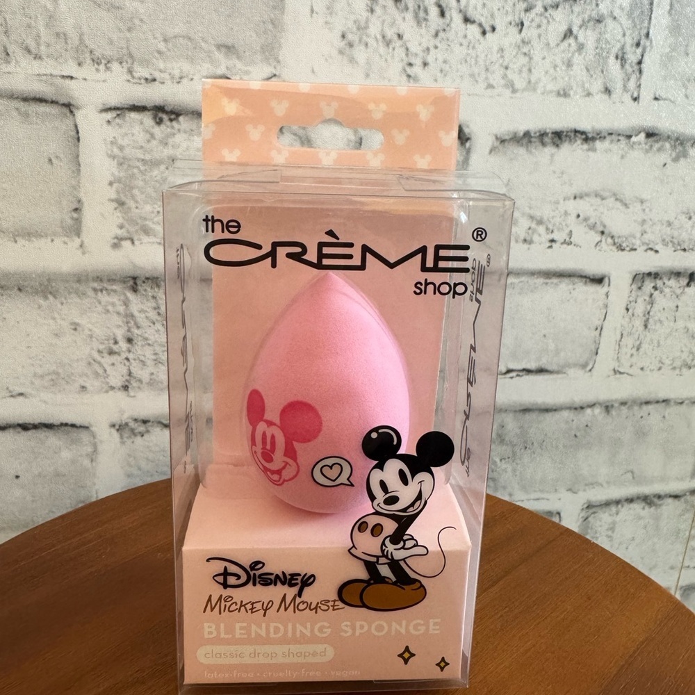 New! The Creme Shop & Disney Minnie Mouse blush bomb and makeup blender sponge - Picture 3 of 3